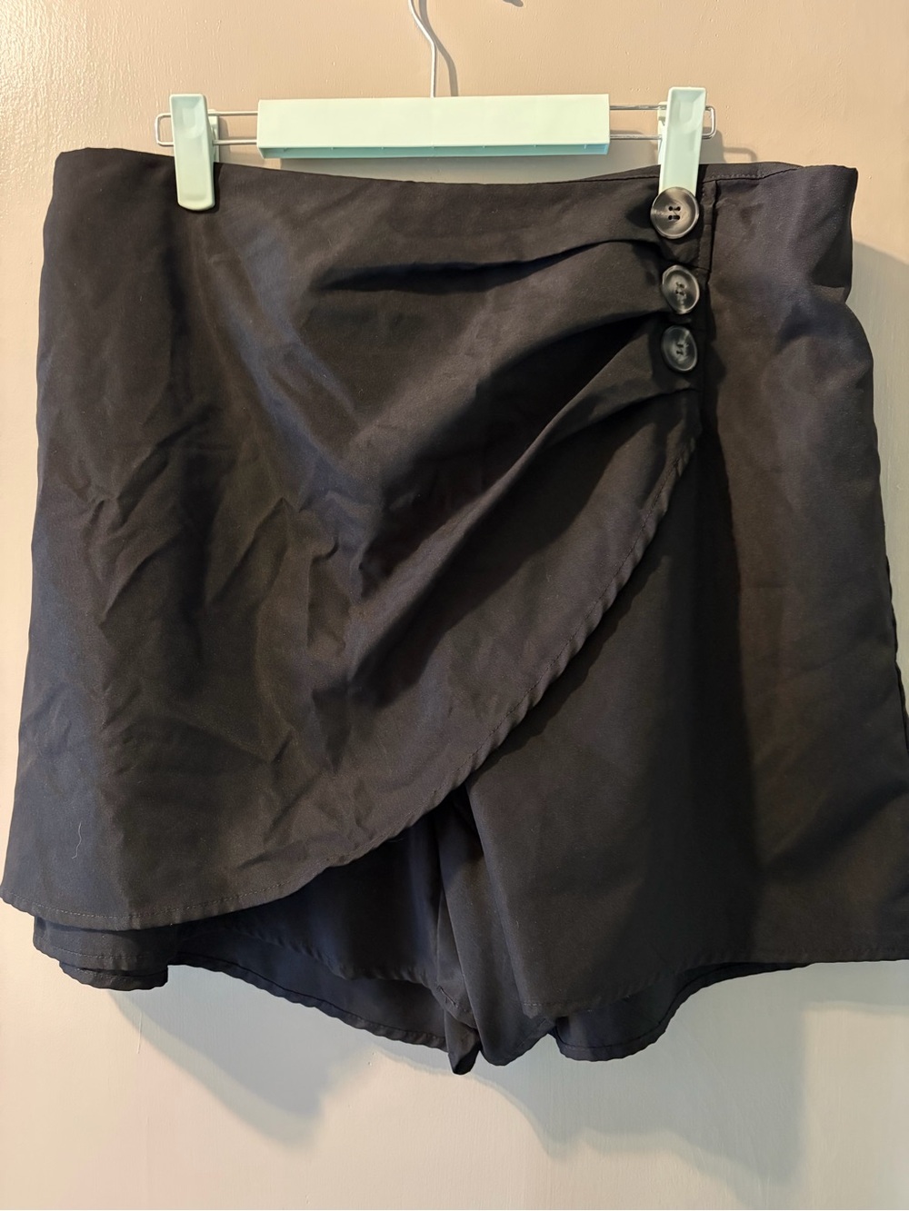 SHEIN Black Wrap-Front Skort with Button Accent